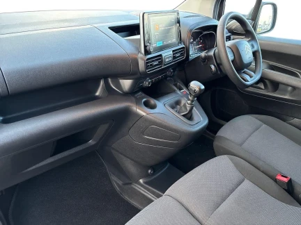 Vehicle Thumbnail 11