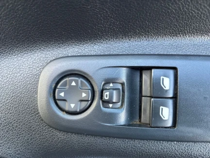 Vehicle Thumbnail 14