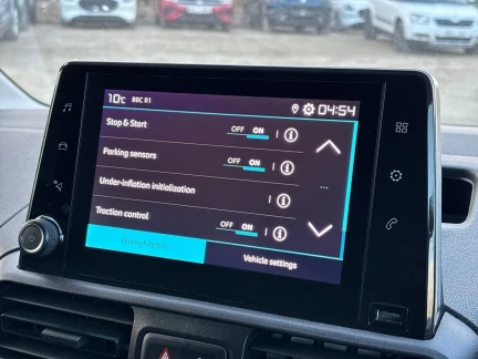 Vehicle Thumbnail 16