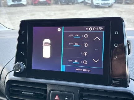 Vehicle Thumbnail 17