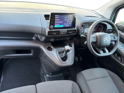 Vehicle Thumbnail 10