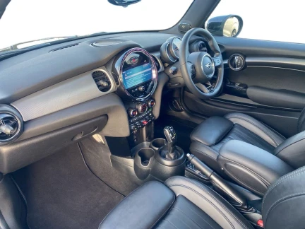 Vehicle Thumbnail 11