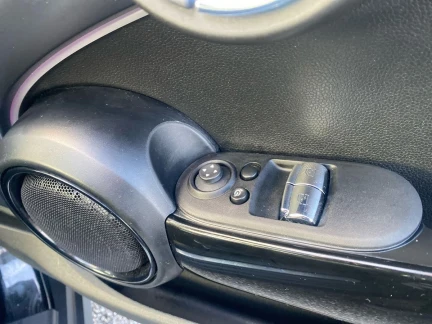 Vehicle Thumbnail 14