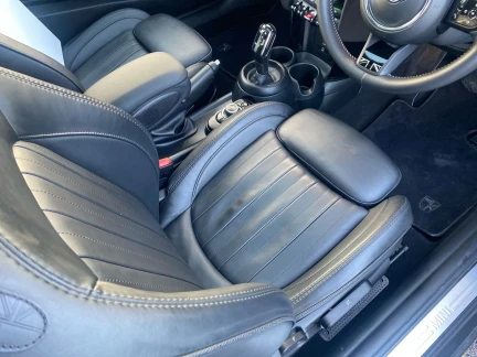 Vehicle Thumbnail 22