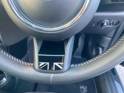 Vehicle Thumbnail 23