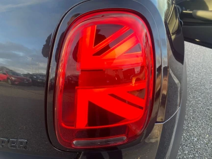 Vehicle Thumbnail 24