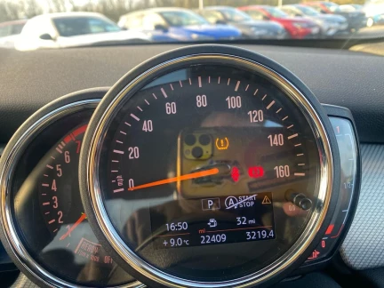 Vehicle Thumbnail 34