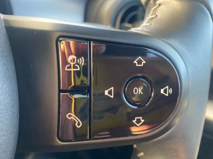 Vehicle Thumbnail 35