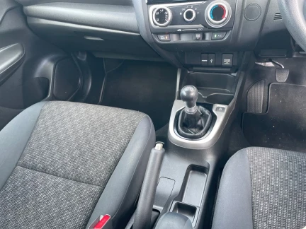 Vehicle Thumbnail 12