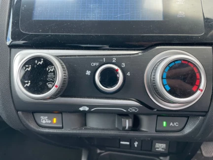 Vehicle Thumbnail 13