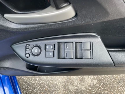 Vehicle Thumbnail 14