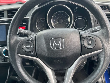 Vehicle Thumbnail 19