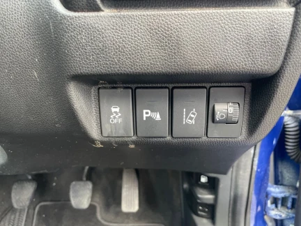 Vehicle Thumbnail 25