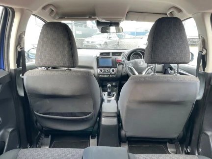 Vehicle Thumbnail 37