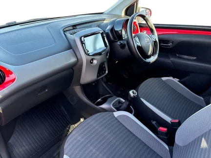 Vehicle Thumbnail 11