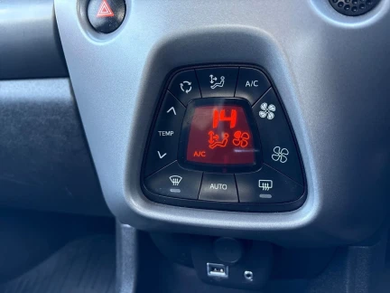 Vehicle Thumbnail 13