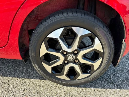 Vehicle Thumbnail 24