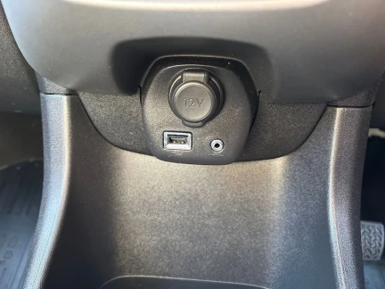 Vehicle Thumbnail 32