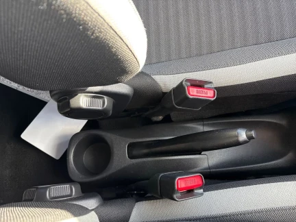 Vehicle Thumbnail 34