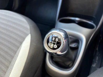 Vehicle Thumbnail 38