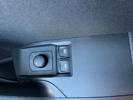 Vehicle Thumbnail 14