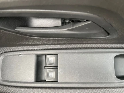 Vehicle Thumbnail 14