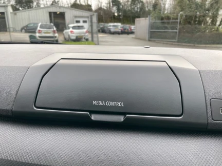 Vehicle Thumbnail 15