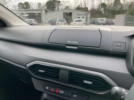 Vehicle Thumbnail 17