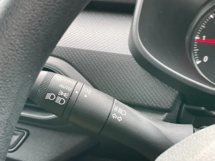 Vehicle Thumbnail 30