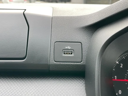 Vehicle Thumbnail 31