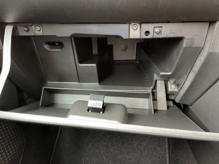 Vehicle Thumbnail 34