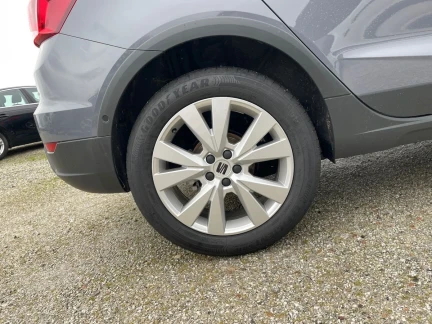 Vehicle Thumbnail 24