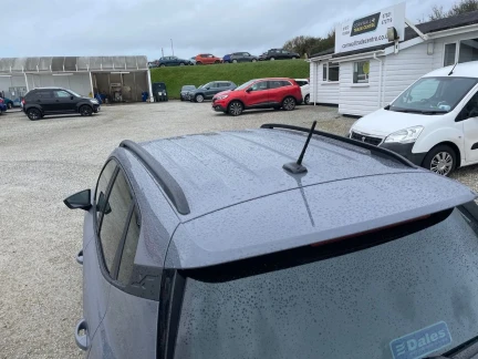 Vehicle Thumbnail 30