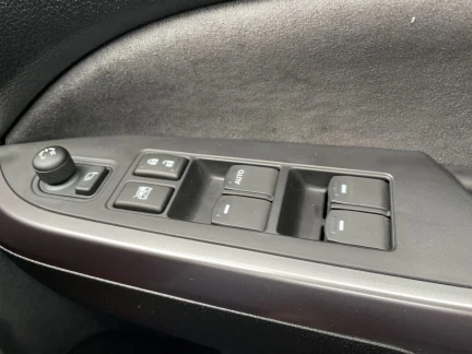 Vehicle Thumbnail 13