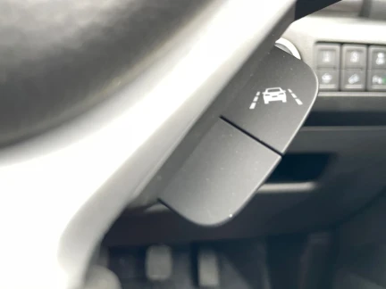 Vehicle Thumbnail 33