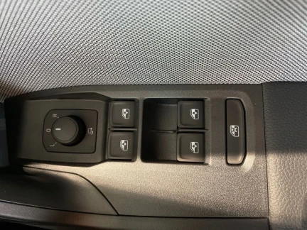 Vehicle Thumbnail 14