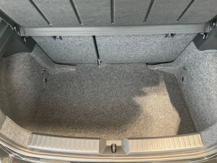 Vehicle Thumbnail 21