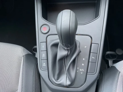 Vehicle Thumbnail 38