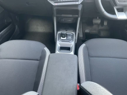 Vehicle Thumbnail 12