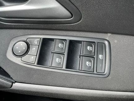Vehicle Thumbnail 14