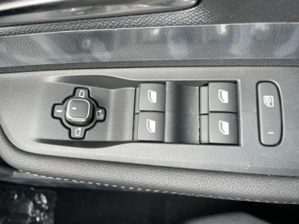 Vehicle Thumbnail 14