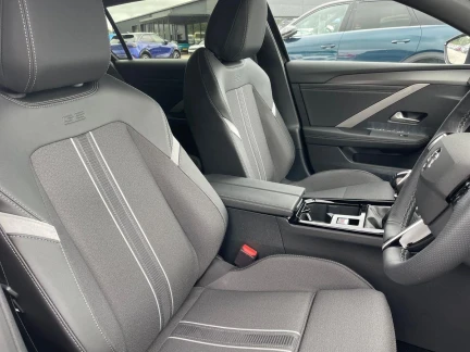 Vehicle Thumbnail 28
