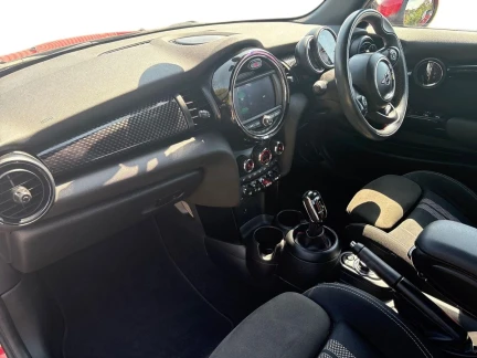 Vehicle Thumbnail 11