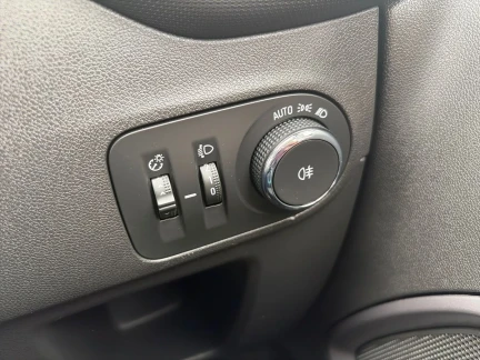 Vehicle Thumbnail 28