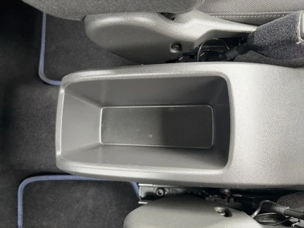 Vehicle Thumbnail 34