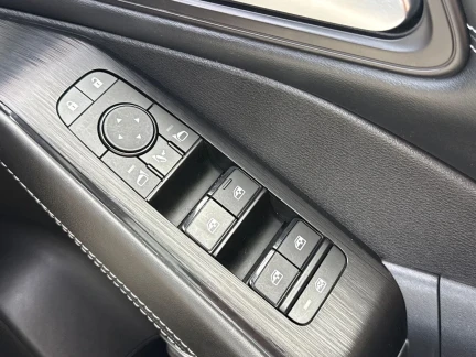 Vehicle Thumbnail 14