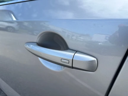 Vehicle Thumbnail 27