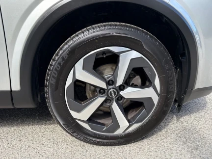 Vehicle Thumbnail 30