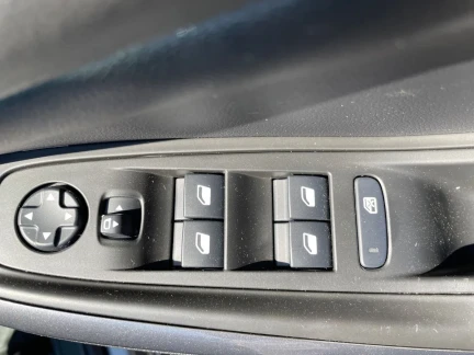 Vehicle Thumbnail 14
