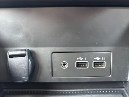 Vehicle Thumbnail 34